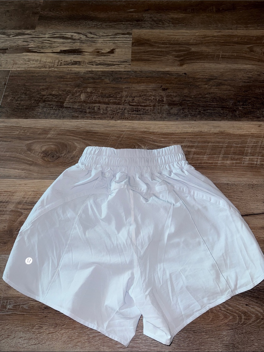 Size 4 Lululemon Hotty Hott HR 5” shorts - Picture 2 of 3